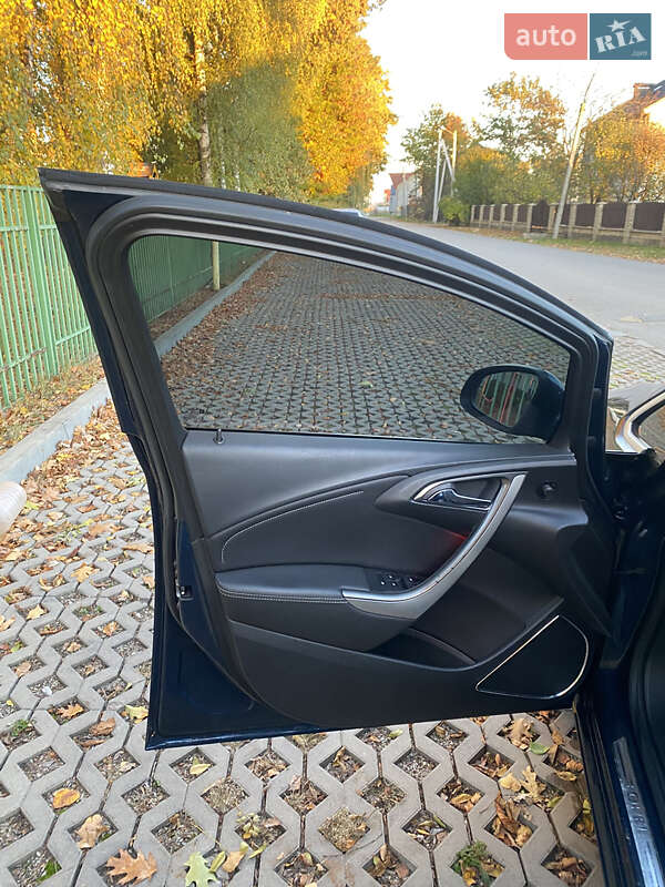 Универсал Opel Astra 2012 в Ивано-Франковске
