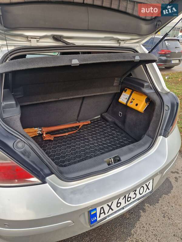 Хэтчбек Opel Astra 2007 в Харькове
