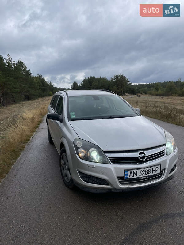 Універсал Opel Astra 2008 в Олевську