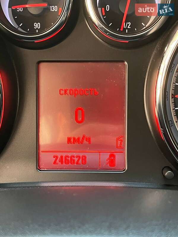 Універсал Opel Astra 2011 в Львові