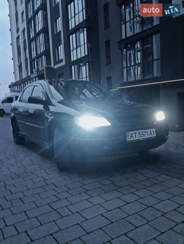 Седан Opel Astra 2006 в Ивано-Франковске