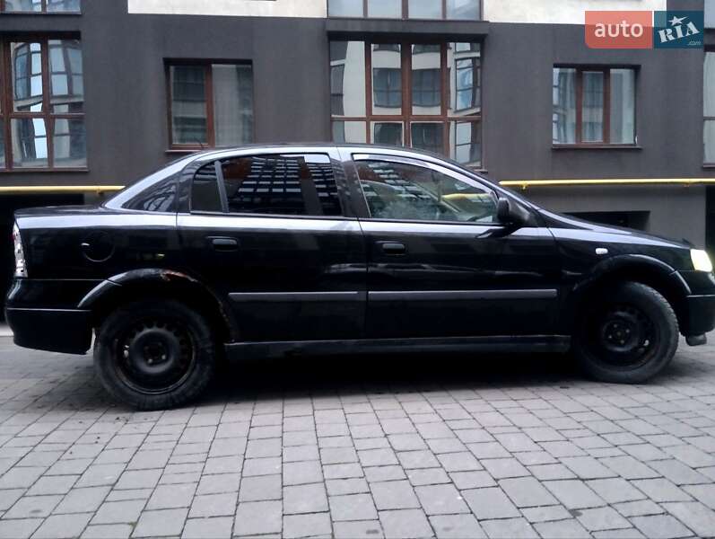 Седан Opel Astra 2006 в Ивано-Франковске