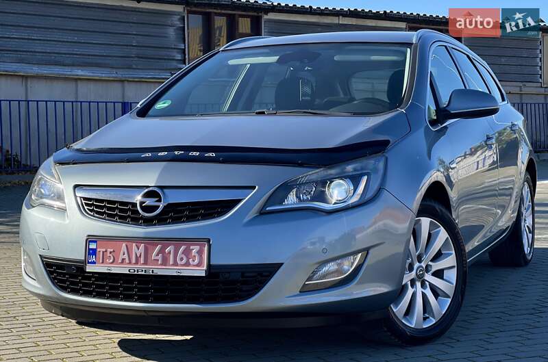 Универсал Opel Astra 2011 в Тернополе