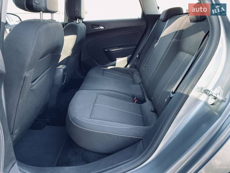 Универсал Opel Astra 2011 в Тернополе