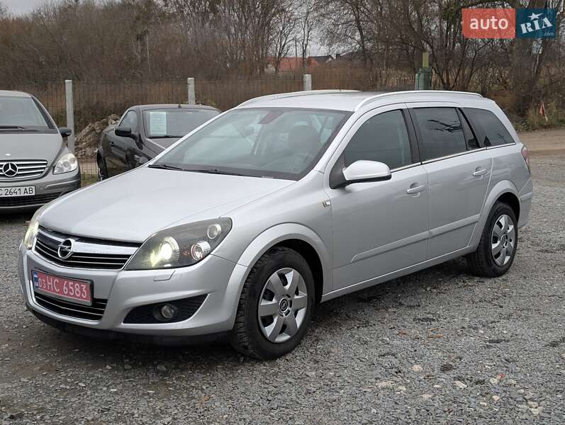 Универсал Opel Astra 2008 в Ровно