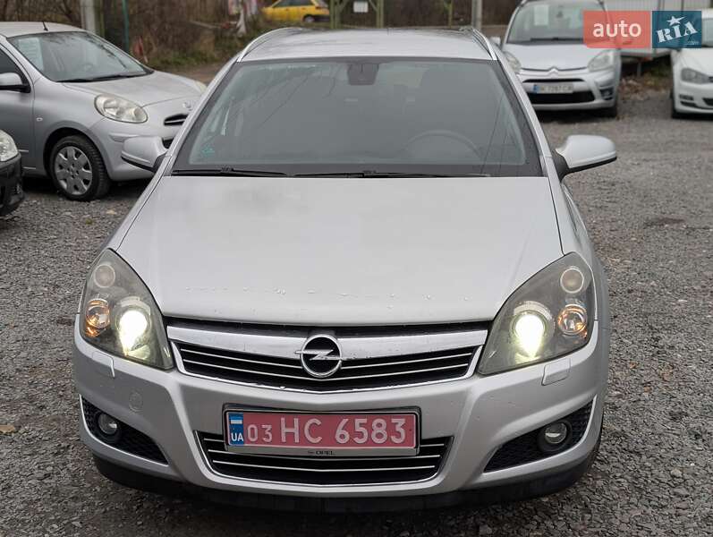 Универсал Opel Astra 2008 в Ровно
