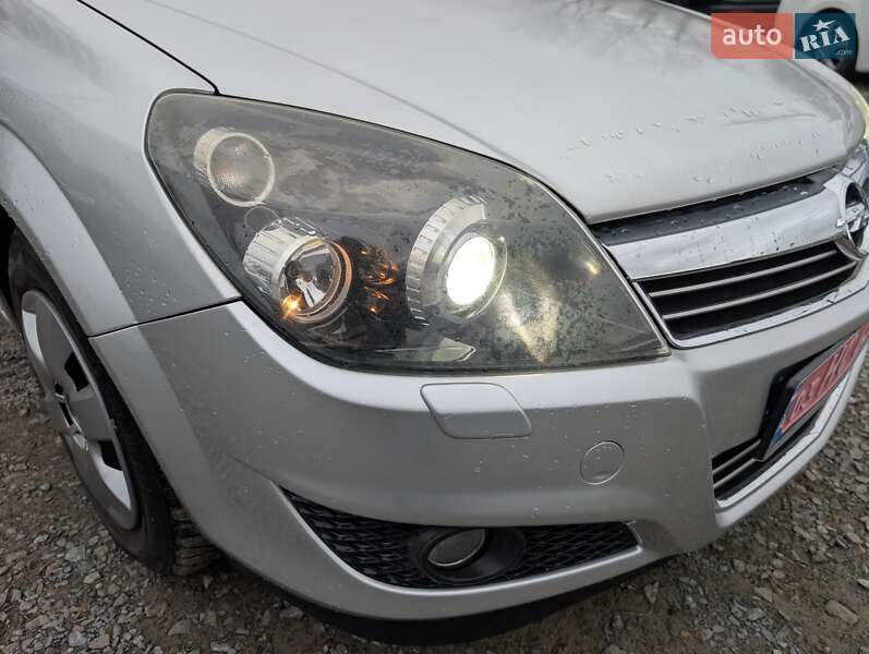 Универсал Opel Astra 2008 в Ровно