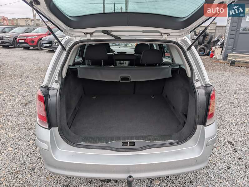 Универсал Opel Astra 2008 в Ровно