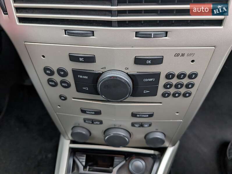 Универсал Opel Astra 2008 в Ровно