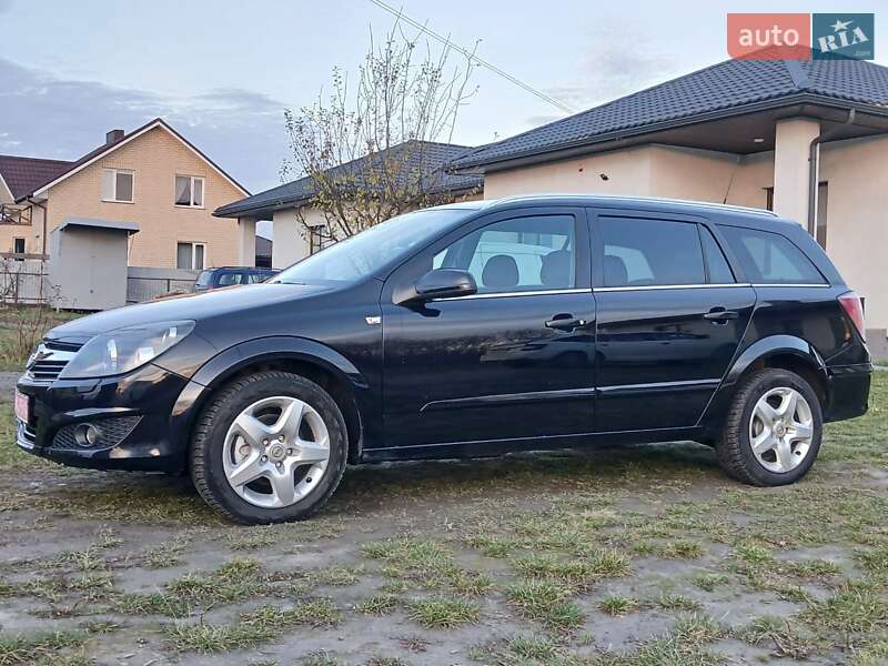 Универсал Opel Astra 2008 в Луцке