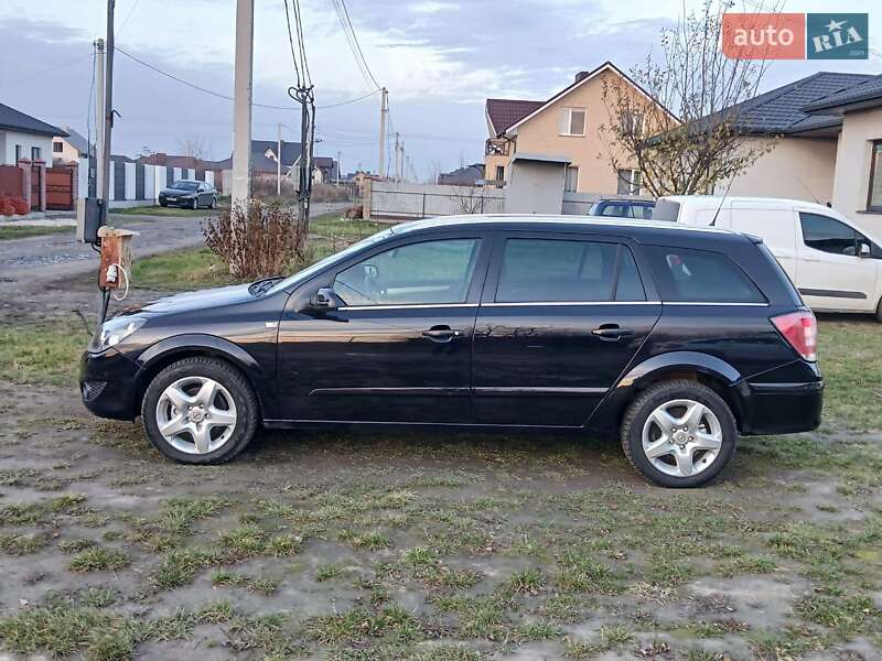 Универсал Opel Astra 2008 в Луцке