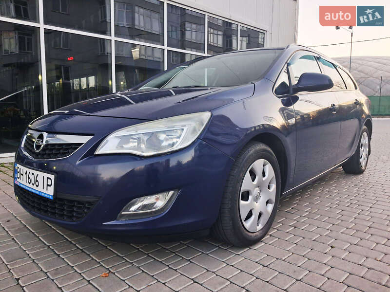 Opel Astra 2012