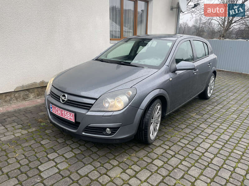 Хэтчбек Opel Astra 2006 в Ивано-Франковске