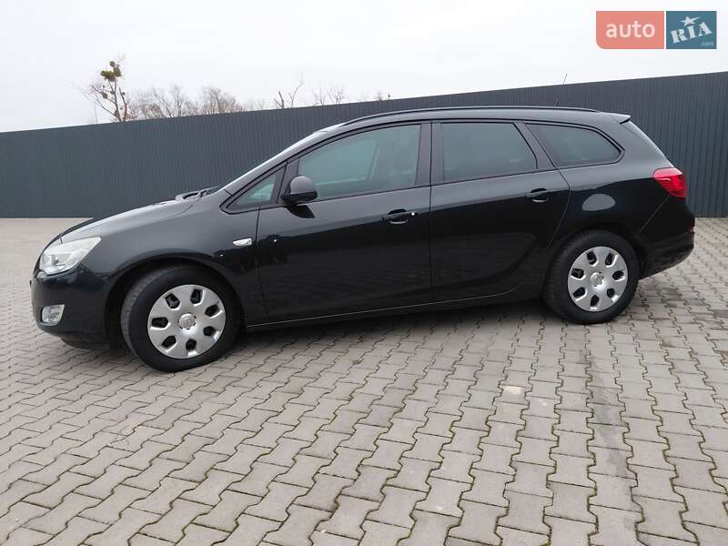 Opel Astra 2011