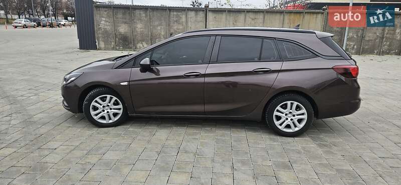 Универсал Opel Astra 2016 в Черкассах