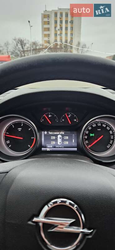 Универсал Opel Astra 2016 в Черкассах