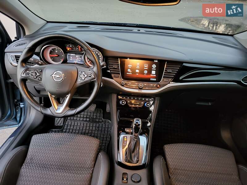 Універсал Opel Astra 2017 в Ужгороді