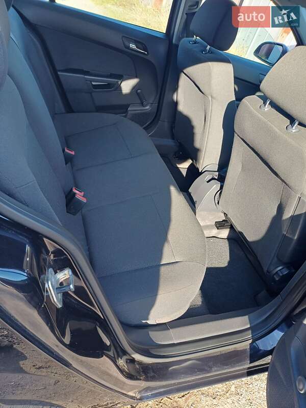 Хетчбек Opel Astra 2009 в Сумах