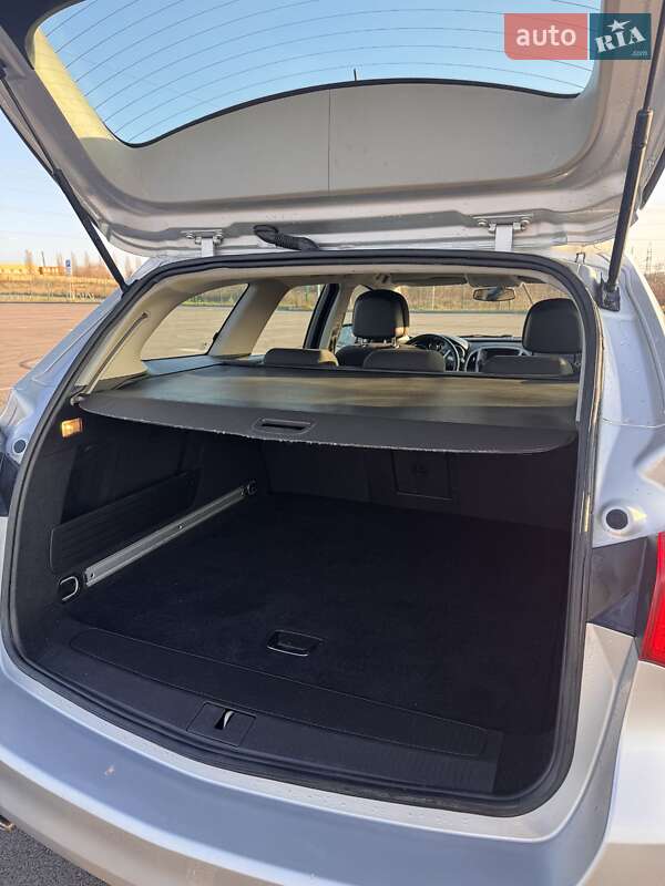 Универсал Opel Astra 2011 в Радивилове