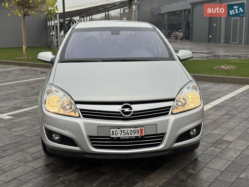 Хетчбек Opel Astra 2009 в Луцьку фото 2 Хетчбек Opel Astra 2009 в Луцьку