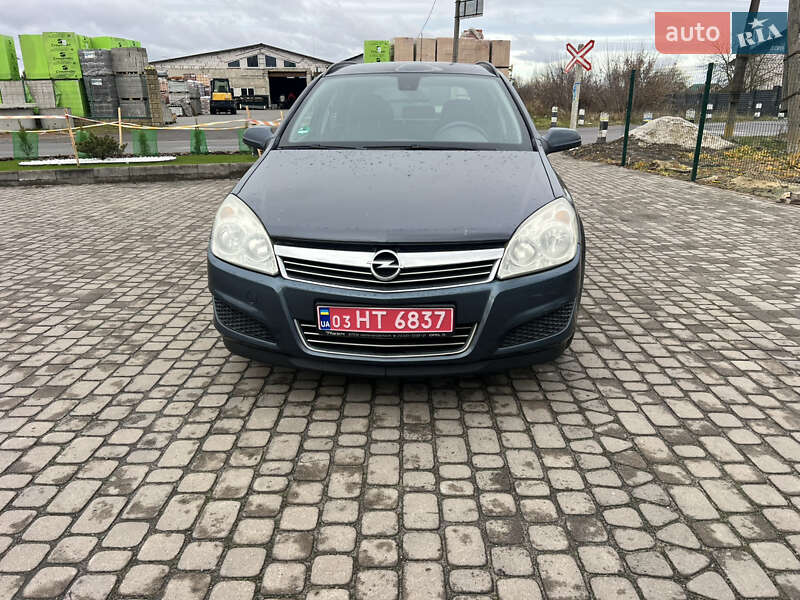 Універсал Opel Astra 2009 в Луцьку
