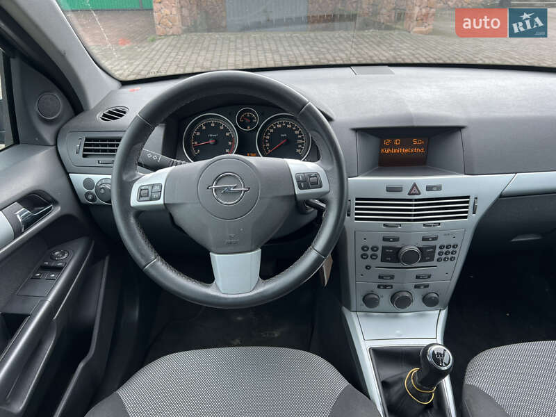 Універсал Opel Astra 2009 в Луцьку