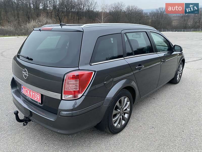 Универсал Opel Astra 2010 в Харькове