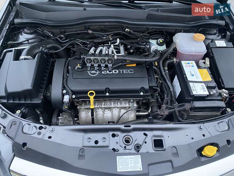 Универсал Opel Astra 2010 в Харькове