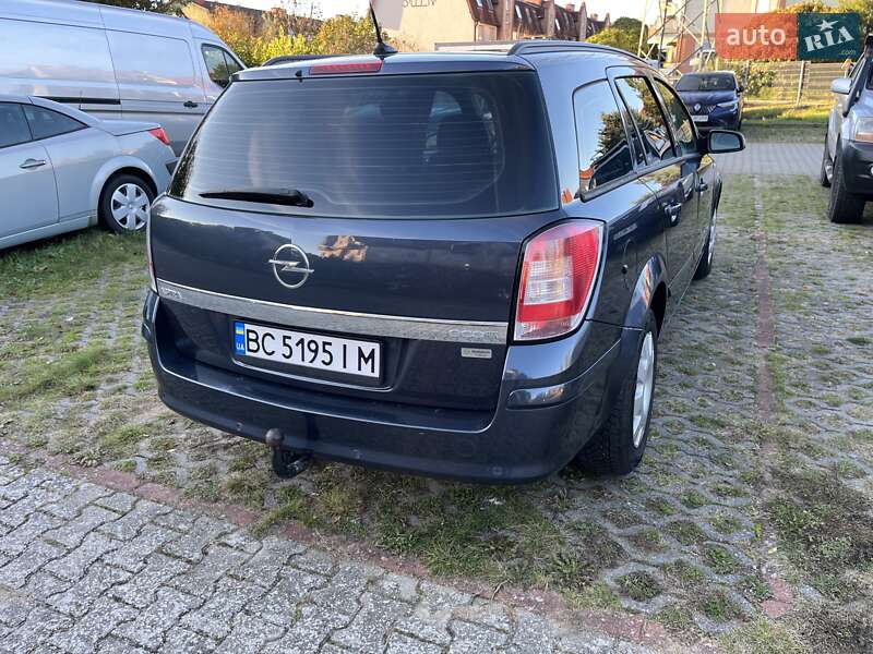 Универсал Opel Astra 2009 в Золочеве