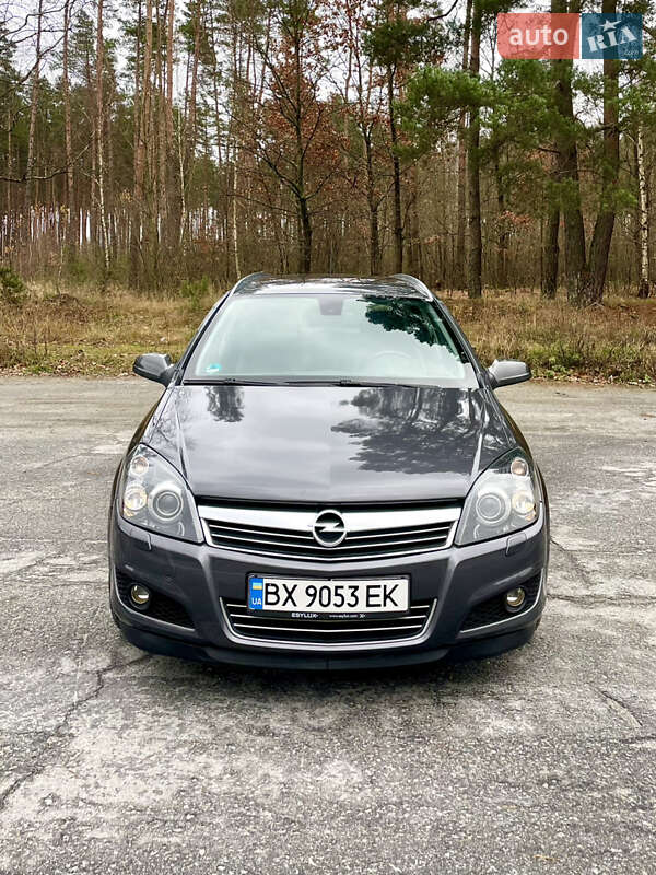 Универсал Opel Astra 2009 в Полонном