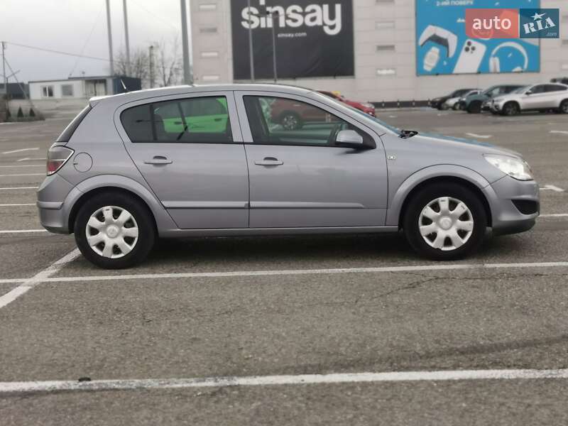 Хетчбек Opel Astra 2009 в Чернівцях