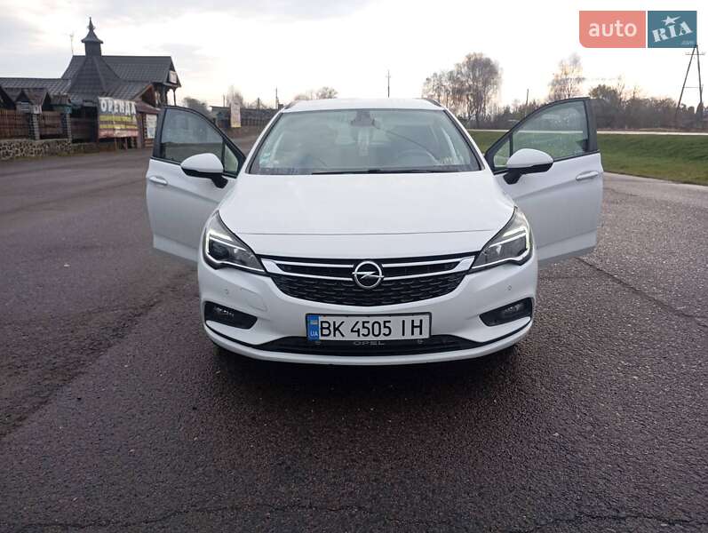 Универсал Opel Astra 2017 в Клевани