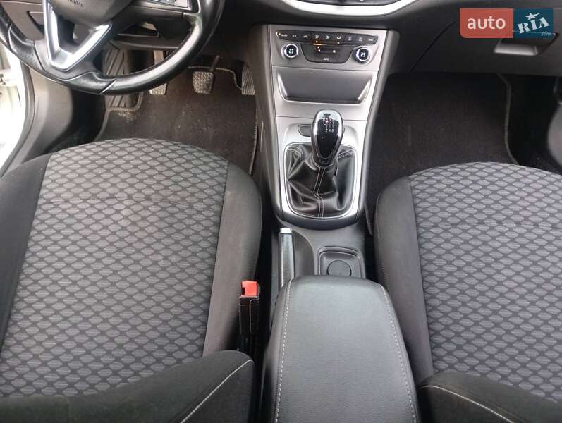 Универсал Opel Astra 2017 в Клевани