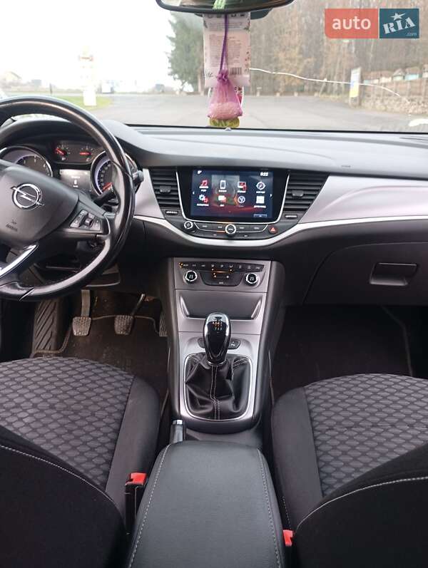 Универсал Opel Astra 2017 в Клевани