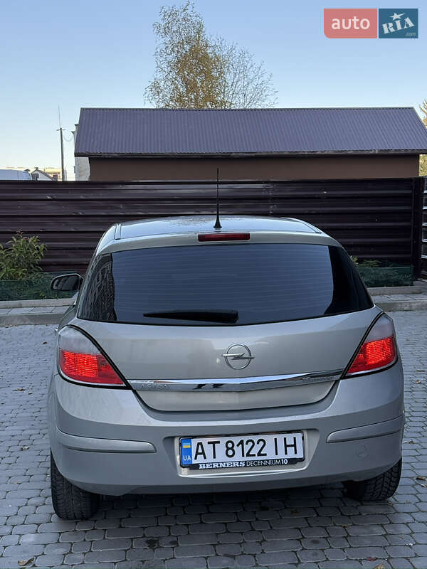 Хэтчбек Opel Astra 2006 в Ивано-Франковске