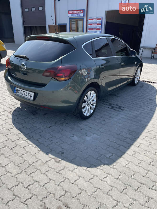 Хэтчбек Opel Astra 2010 в Львове