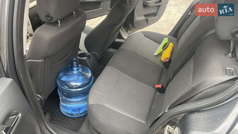 Хэтчбек Opel Astra 2008 в Могилев-Подольске фото 5 Хэтчбек Opel Astra 2008 в Могилев-Подольске