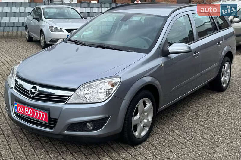 Універсал Opel Astra 2009 в Тернополі