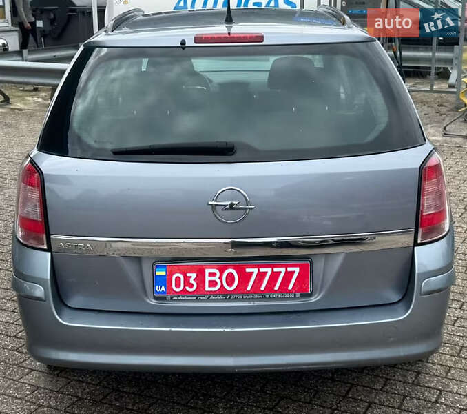 Універсал Opel Astra 2009 в Тернополі