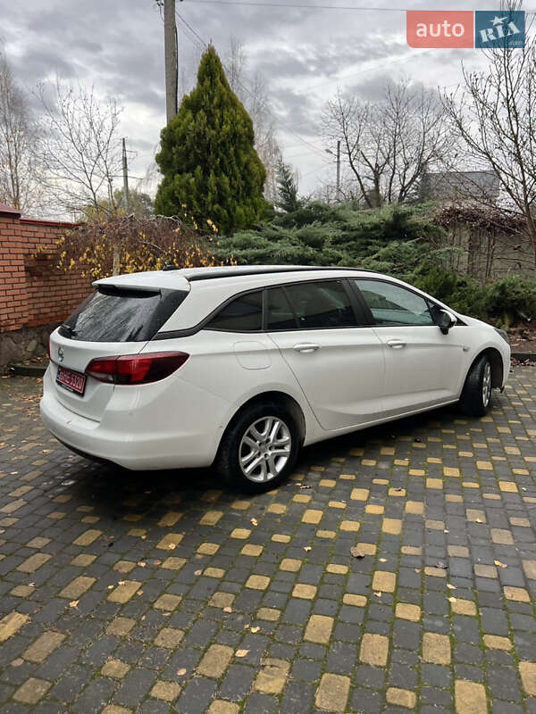 Універсал Opel Astra 2018 в Львові