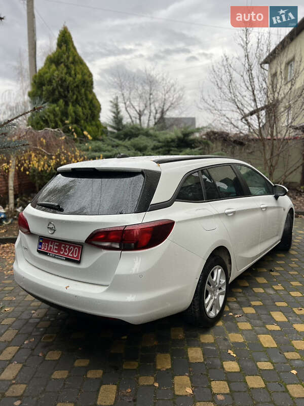 Універсал Opel Astra 2018 в Львові