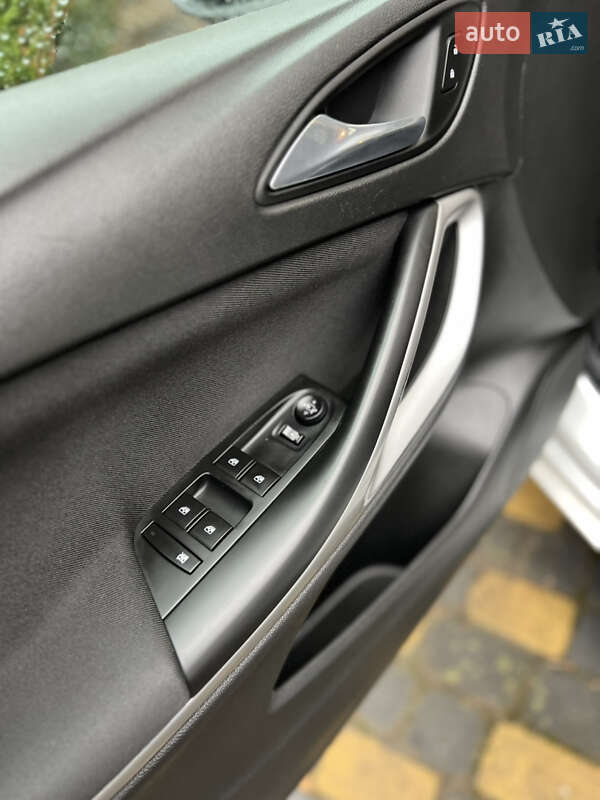 Універсал Opel Astra 2018 в Львові