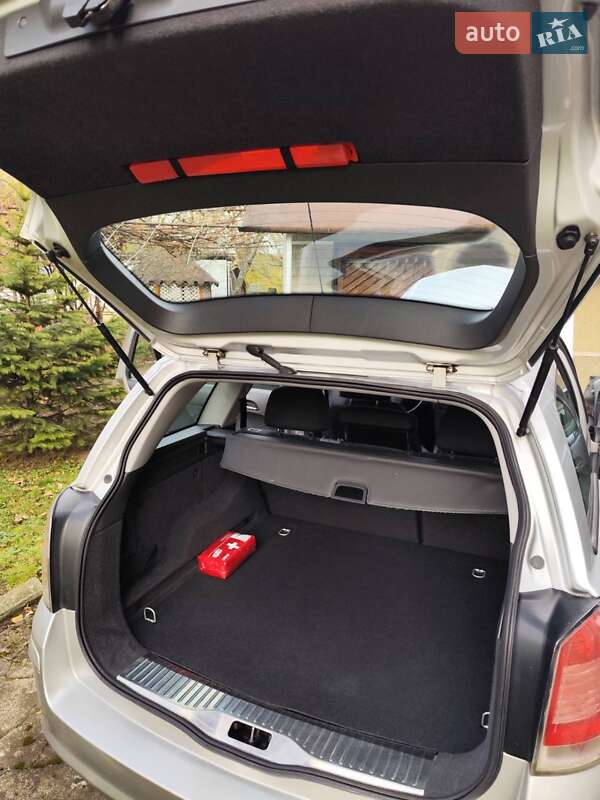 Универсал Opel Astra 2005 в Надворной