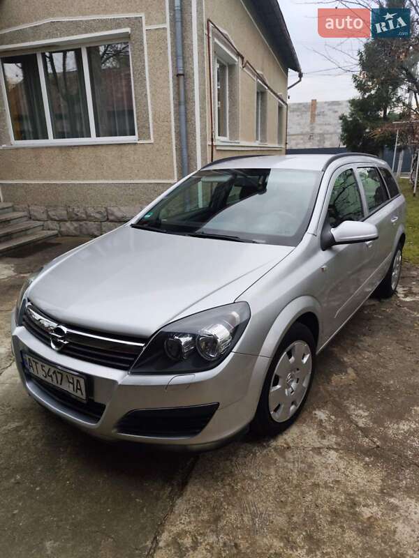 Универсал Opel Astra 2005 в Надворной