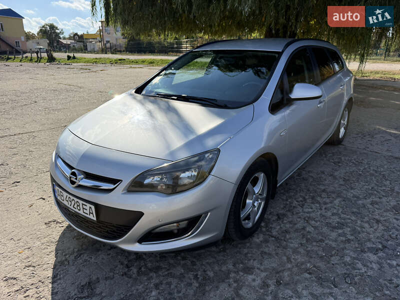 Універсал Opel Astra 2013 в Ладижині