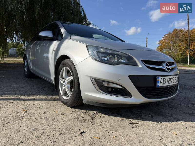 Універсал Opel Astra 2013 в Ладижині