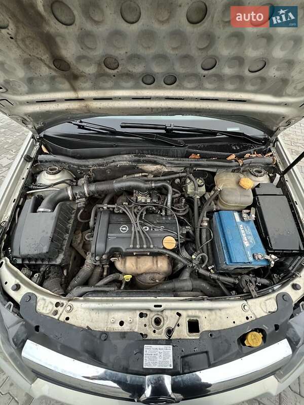 Хэтчбек Opel Astra 2006 в Полтаве