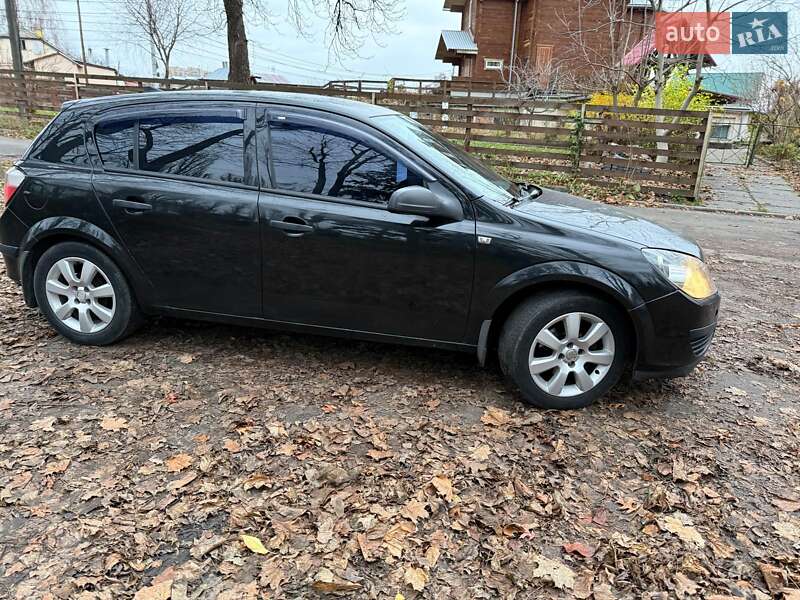 Хэтчбек Opel Astra 2005 в Киеве