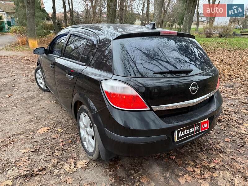 Хэтчбек Opel Astra 2005 в Киеве