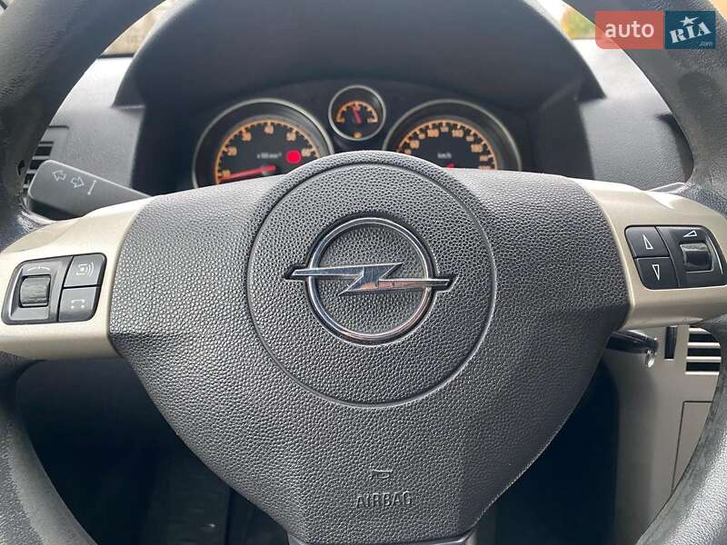 Хэтчбек Opel Astra 2007 в Одессе